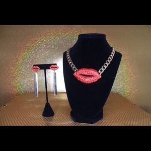 The Lip Earring & Necklace Set